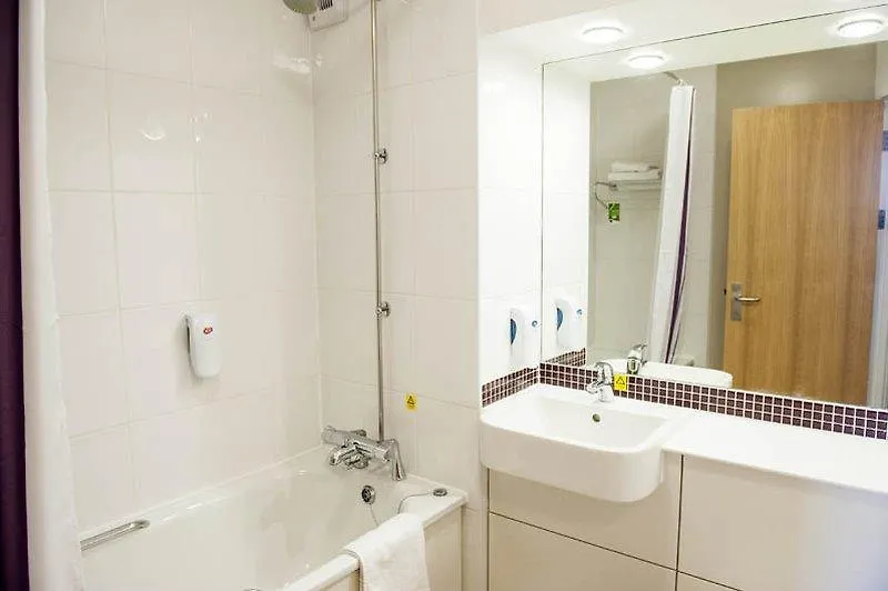 Premier Inn Halifax South